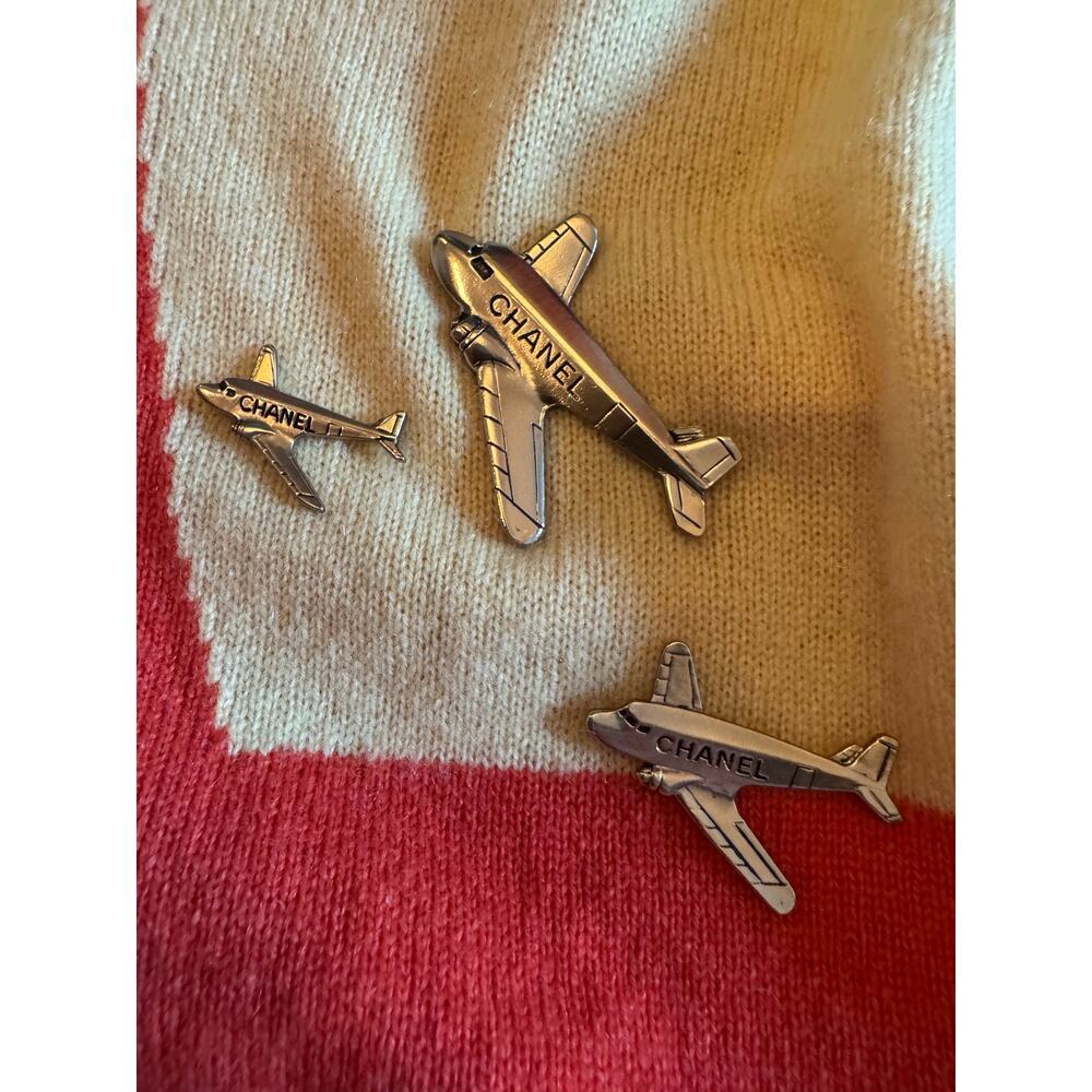 Chanel Cashmere‎ *RUNWAY* Sweater Plane Embellishment Cruise 2008 FR 40 US 8 - Picture 2 of 6